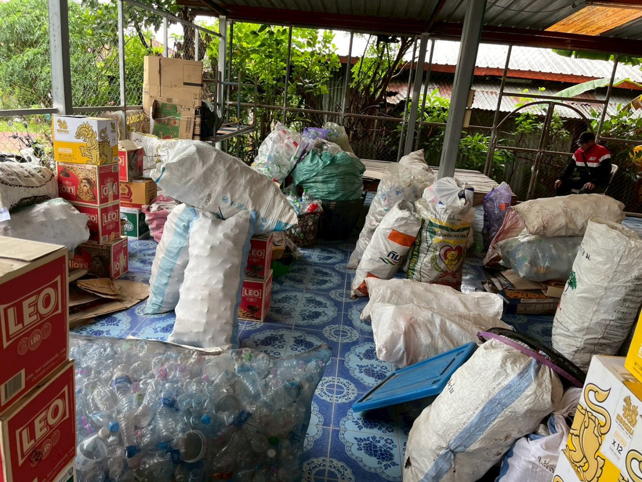 กองสาธารณสุขและสิ่งแวดล้อม เทศบาลตำบลบ้านม่วง ร่วมกับคณะกรรมการธนาคารขยะรีไซเคิล รับซื้อขยะประจำเดือน มิถุนายน 2569 ในระหว่างวันที่ 8 - 12 มิถุนายน 2569 เวลา 08.30 – 12.00 น. ณ บริเวณศาลาประชาคมประจำหมู่บ้าน ทุกหมู่บ้านในเขตเทศบาลตำบลบ้านม่วง